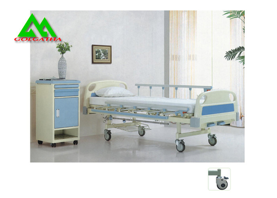 China Zwei Krankenstations-Ausrüstungs-Gesundheitswesen-Betten der Wellen-drei faltende für die Pflege fournisseur